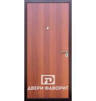 дверь из металла отделана ламинированной панелью с двух сторон